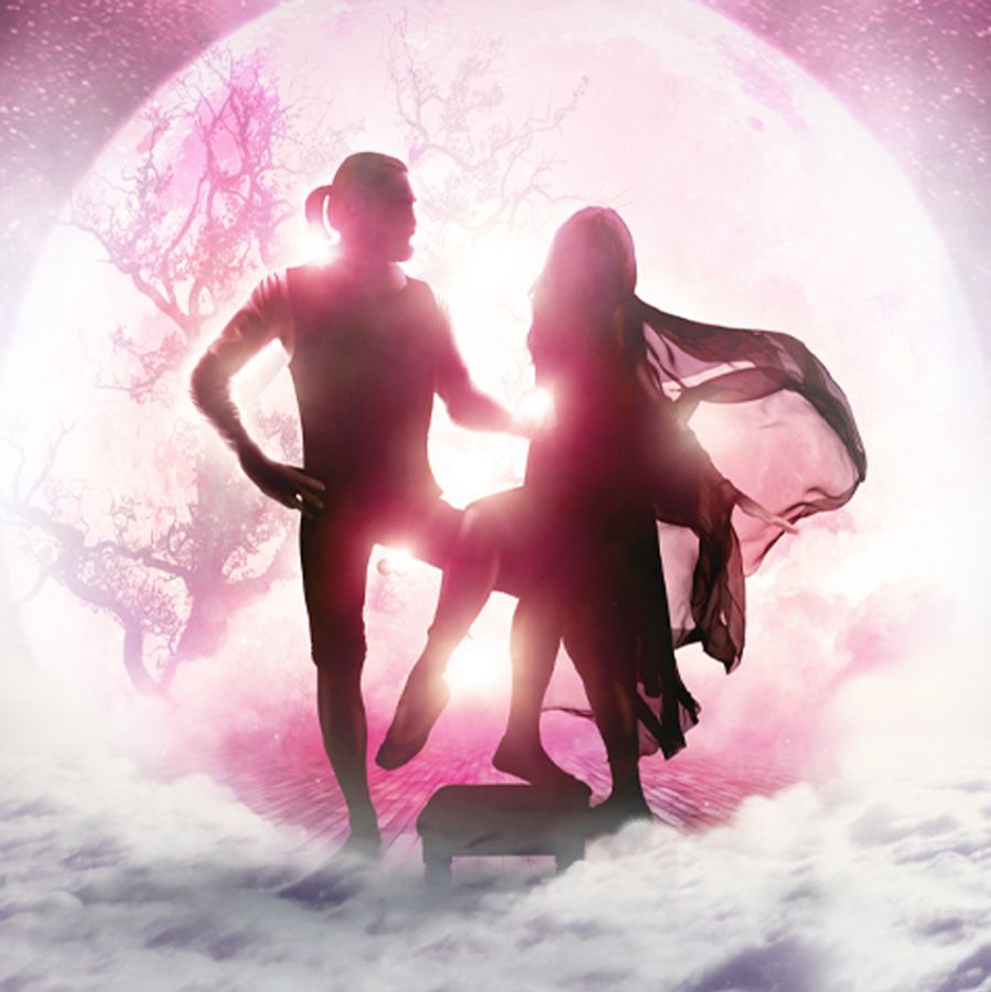 Two people stand in front of a pink background, promoting 'Go Your Own Way: The Fleetwood Mac Legacy' tribute act